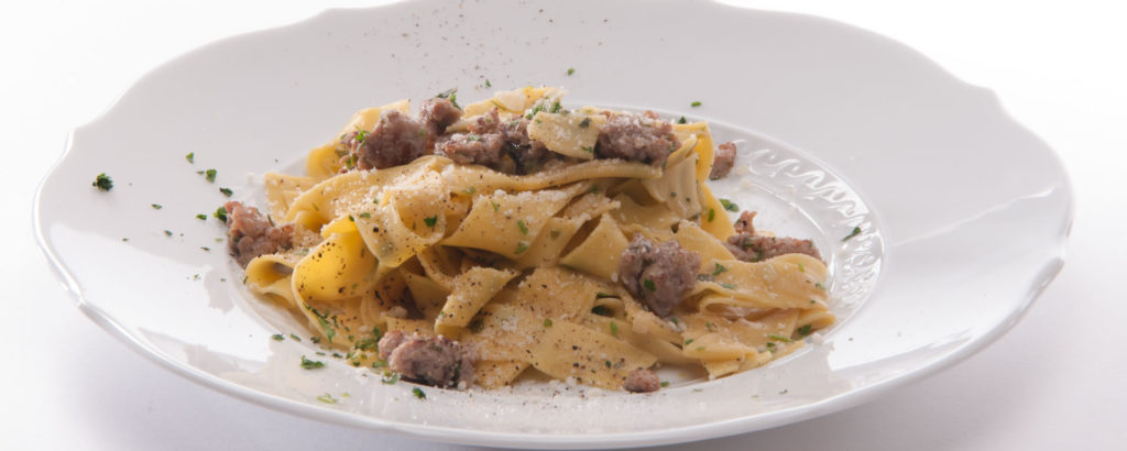 Fettuccine mit Wurst und Lauch
