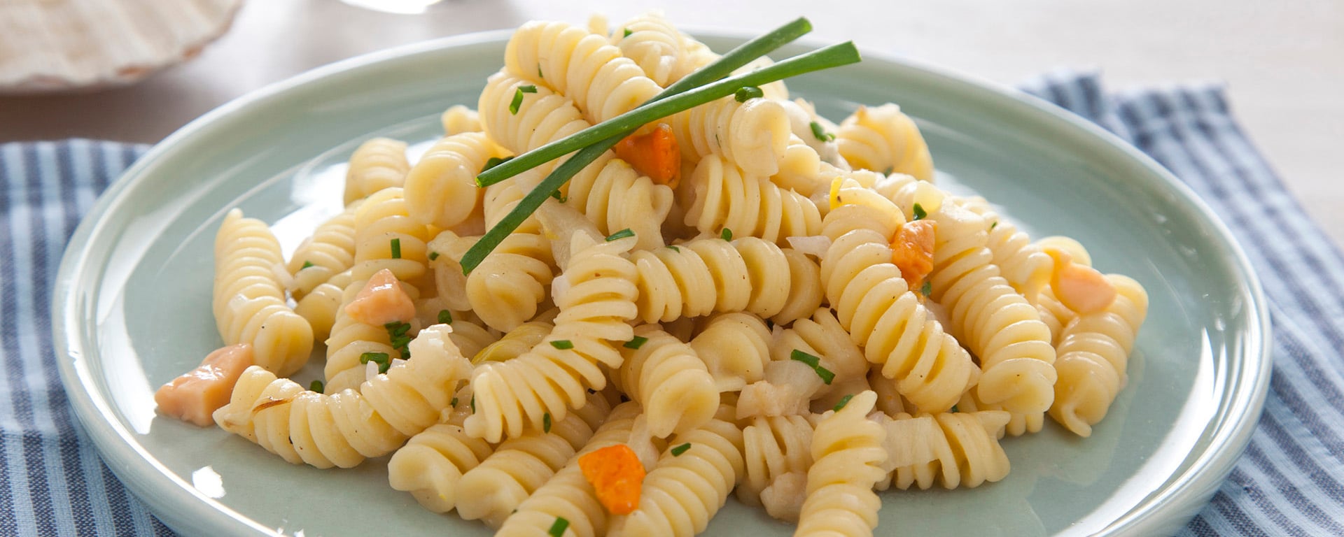 Fusilli mit Jakobsmuscheln, Endivien und Jakubsmuscheln