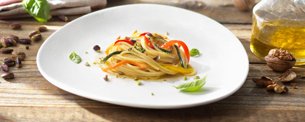 SPAGHETTI MIT KNUSPRIGEM GEMÜSE