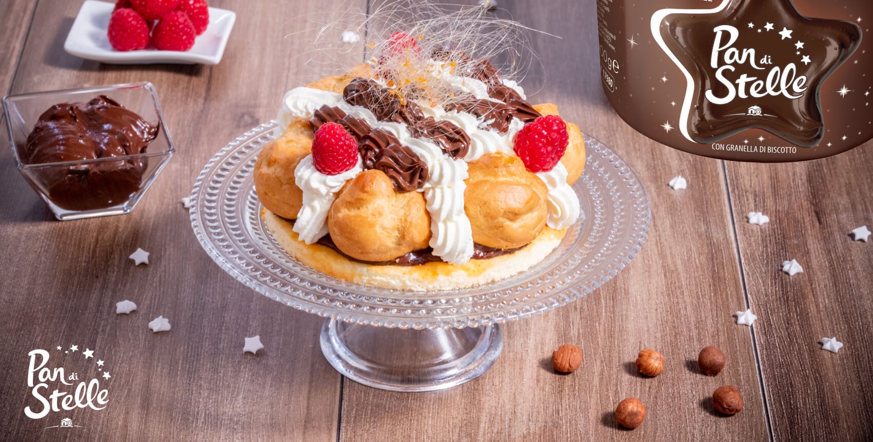 Piatto di Torta Saint Honore con Crema Pan di Stelle
