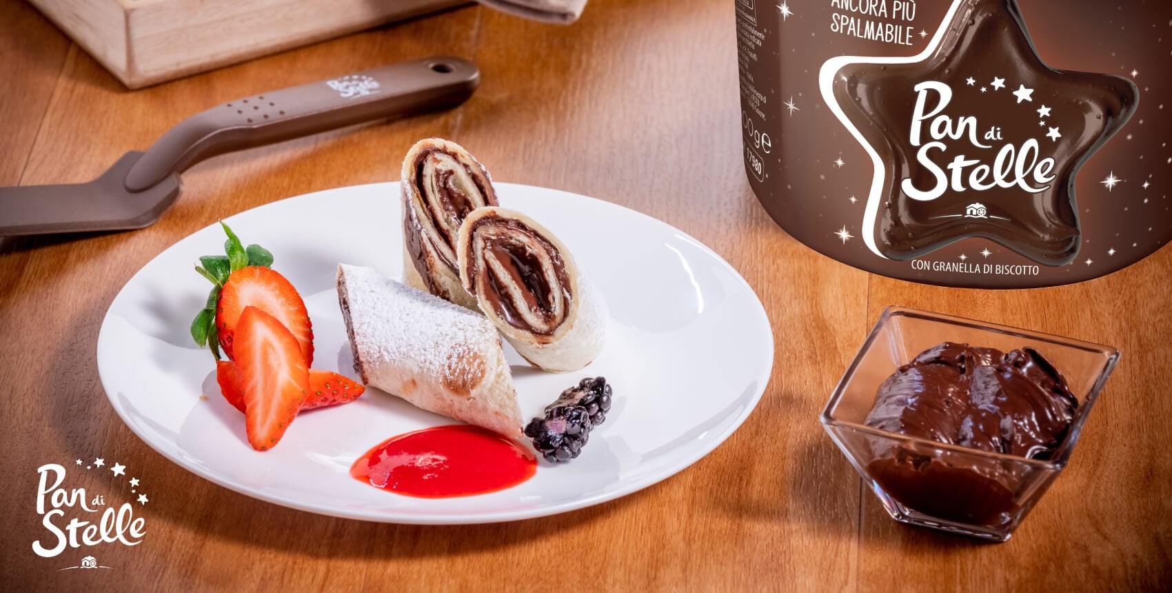 Piatto di piadelle con crema pan di stelle e lamponi